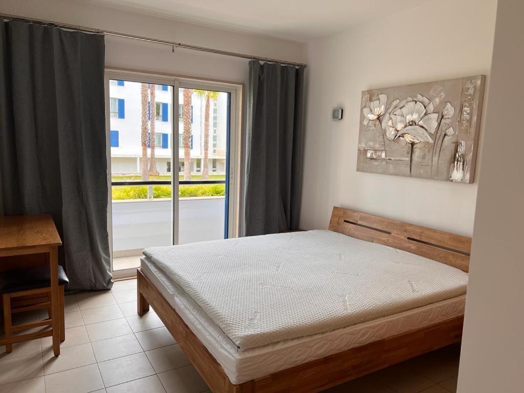 Angies Marina Apartment, Includes 2 Free Passes For The Marina Pool ลากอส ภายนอก รูปภาพ