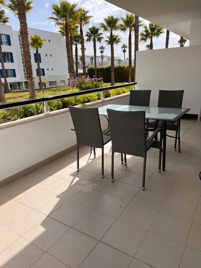 Angies Marina Apartment, Includes 2 Free Passes For The Marina Pool ลากอส ภายนอก รูปภาพ