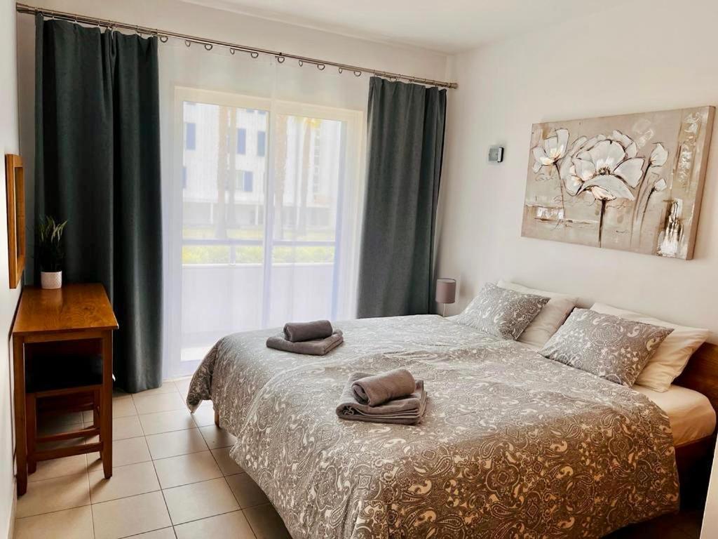 Angies Marina Apartment, Includes 2 Free Passes For The Marina Pool ลากอส ภายนอก รูปภาพ